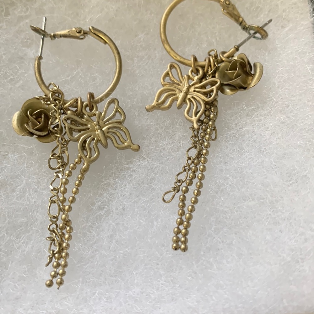Dangling earrings